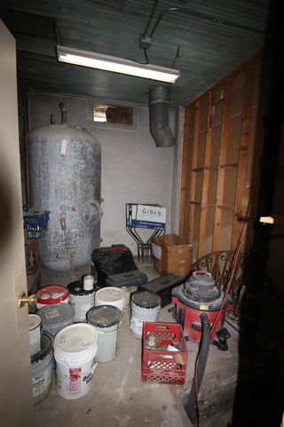 2243 N Kellett Avenue, Springfield, MO 65803