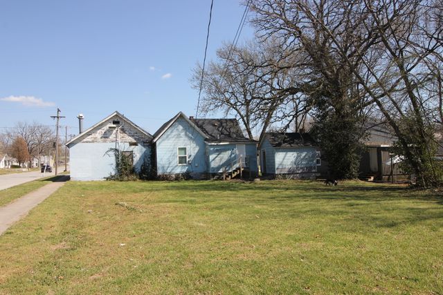 2243 N Kellett Avenue, Springfield, MO 65803
