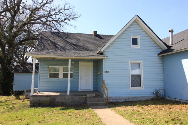 2243 N Kellett Avenue, Springfield, MO 65803