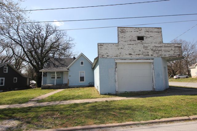 2243 N Kellett Avenue, Springfield, MO 65803