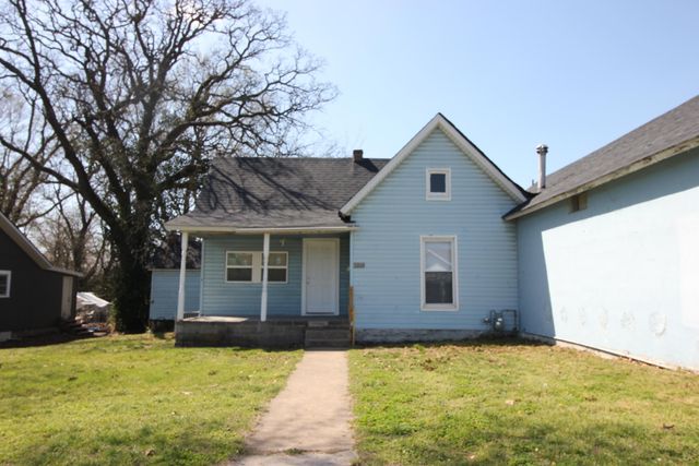 2243 N Kellett Avenue, Springfield, MO 65803
