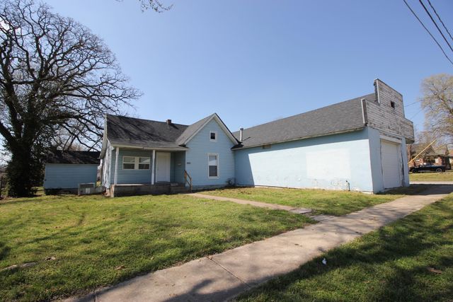 2243 N Kellett Avenue, Springfield, MO 65803