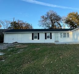 200 Haven Cir Apt A, Columbia, TN 38401