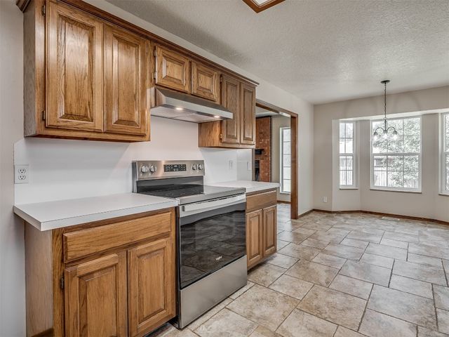 400 Ryan Way, Edmond, OK 73003