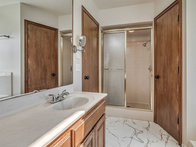 400 Ryan Way, Edmond, OK 73003