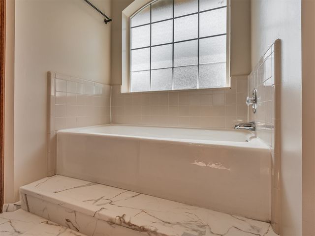 400 Ryan Way, Edmond, OK 73003
