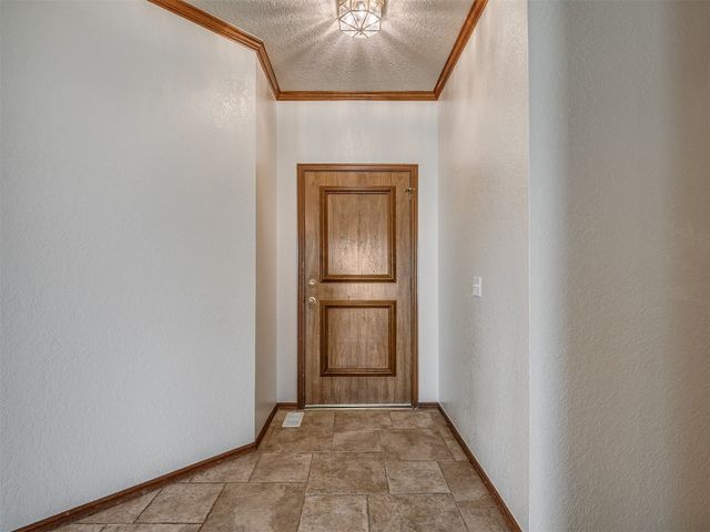 400 Ryan Way, Edmond, OK 73003