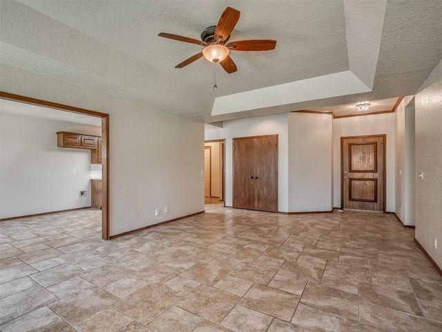 400 Ryan Way, Edmond, OK 73003