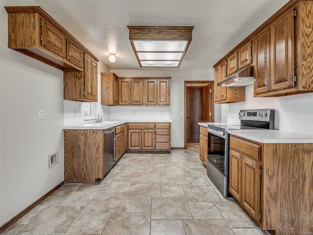 400 Ryan Way, Edmond, OK 73003