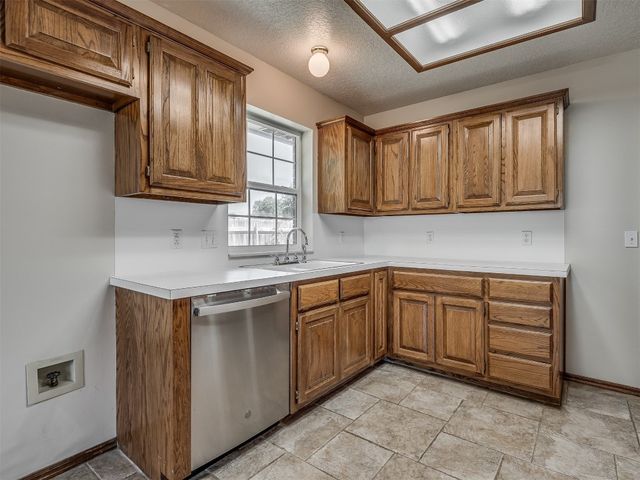 400 Ryan Way, Edmond, OK 73003