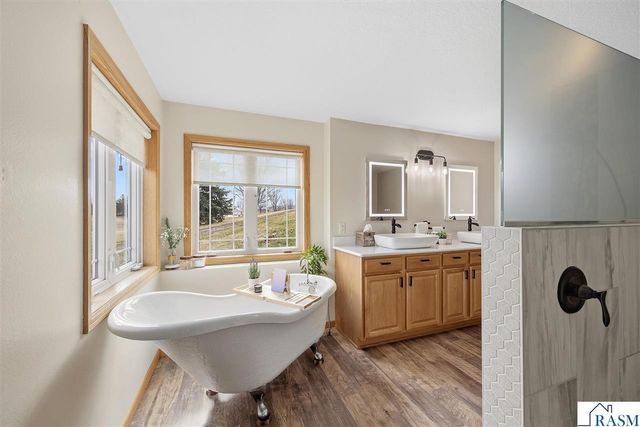 120 Callaway Court, Mankato, MN 56001