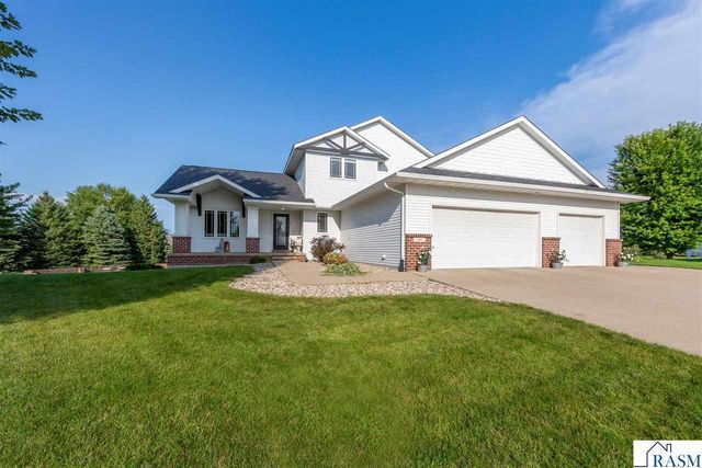 120 Callaway Court, Mankato, MN 56001