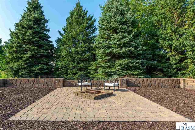 120 Callaway Court, Mankato, MN 56001