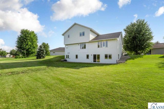 120 Callaway Court, Mankato, MN 56001