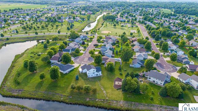 120 Callaway Court, Mankato, MN 56001