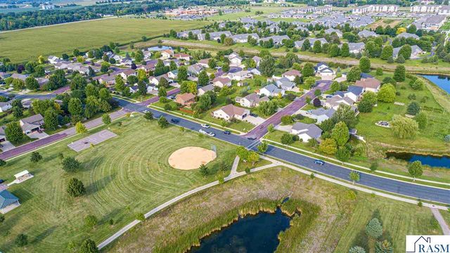 120 Callaway Court, Mankato, MN 56001