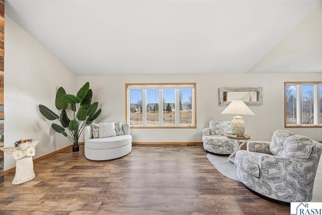 120 Callaway Court, Mankato, MN 56001