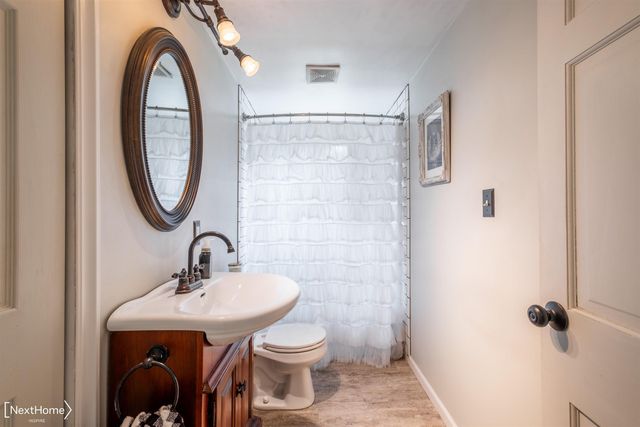 6144 E Atherton Road, Burton, MI 48519