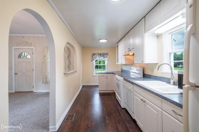 6144 E Atherton Road, Burton, MI 48519