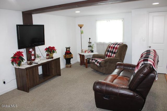 5764 Amsterdam Road, Schenectady, NY 12302