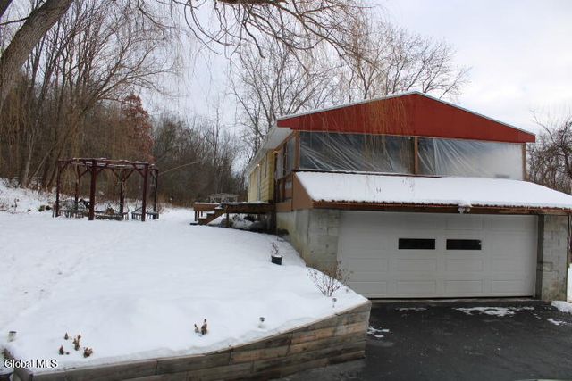 5764 Amsterdam Road, Schenectady, NY 12302