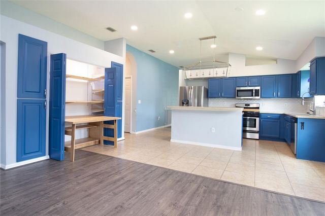 25500 GEDDY DRIVE, Land O Lakes, FL 34639