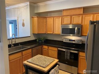 1015 Railroad Avenue #211, Bellingham, WA 98225