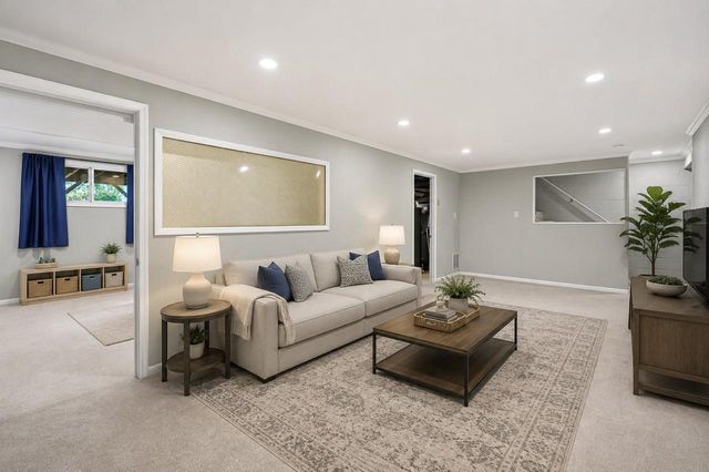 8543 MOUNT VERNON HWY, Alexandria, VA 22309
