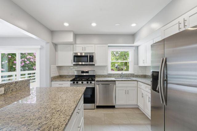 8543 MOUNT VERNON HWY, Alexandria, VA 22309