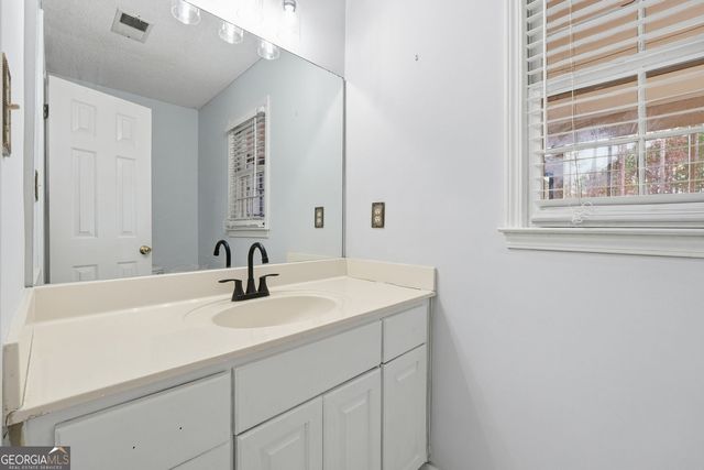 5665 Fairwood Drive, Acworth, GA 30101