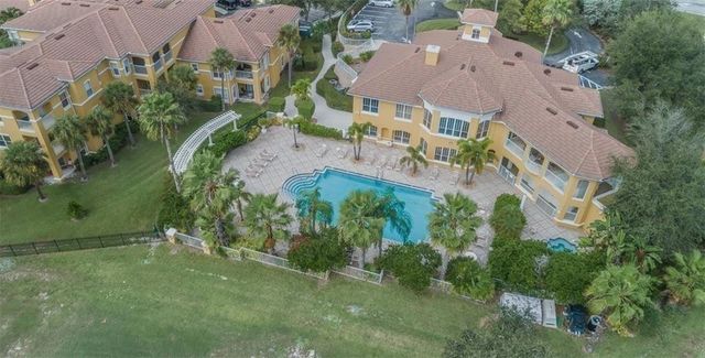 5090 Fairways Circle H202, Vero Beach, FL 32967