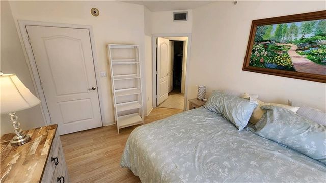 5090 Fairways Circle H202, Vero Beach, FL 32967