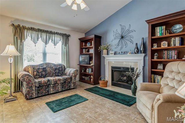 1903 Bonnie Brook Lane, Wentzville, MO 63385