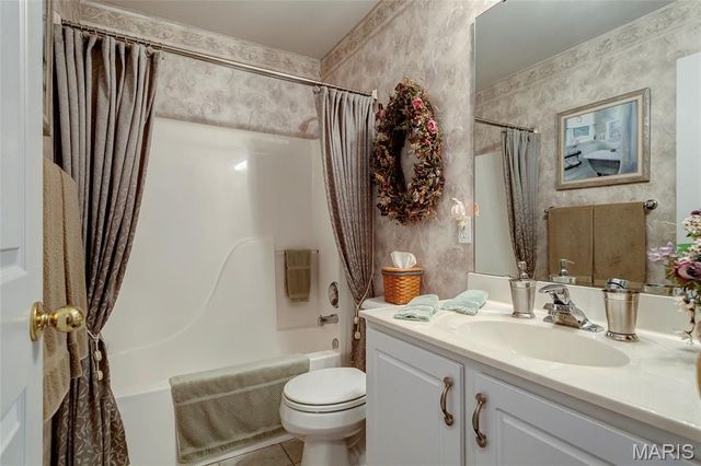 1903 Bonnie Brook Lane, Wentzville, MO 63385