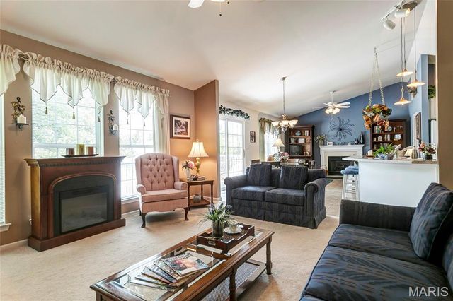1903 Bonnie Brook Lane, Wentzville, MO 63385