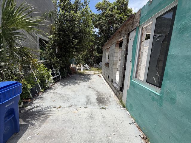 615 SW 16th St, Fort Lauderdale, FL 33315