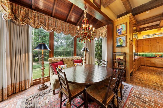 2 Grand Colonial Drive, The Woodlands, TX 77382