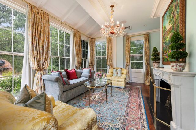 2 Grand Colonial Drive, The Woodlands, TX 77382