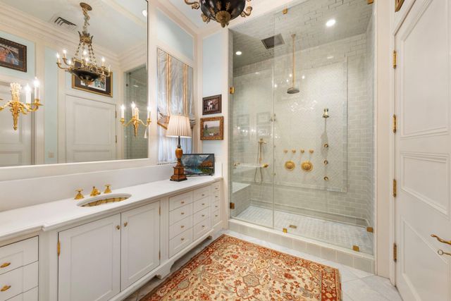 2 Grand Colonial Drive, The Woodlands, TX 77382