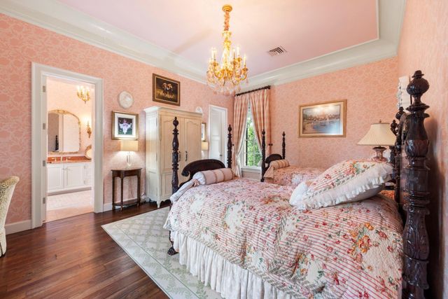 2 Grand Colonial Drive, The Woodlands, TX 77382