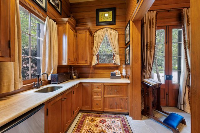 2 Grand Colonial Drive, The Woodlands, TX 77382