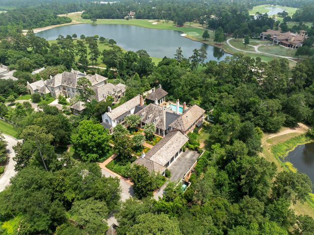 2 Grand Colonial Drive, The Woodlands, TX 77382