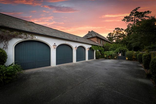 2 Grand Colonial Drive, The Woodlands, TX 77382