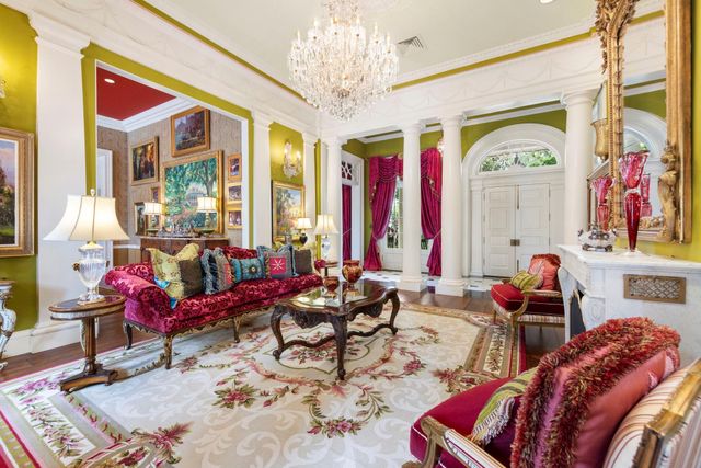 2 Grand Colonial Drive, The Woodlands, TX 77382