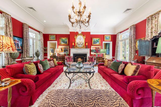 2 Grand Colonial Drive, The Woodlands, TX 77382