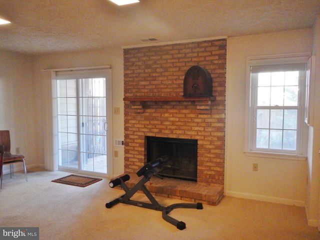 2012 GALLOWS TREE CT, Vienna, VA 22182