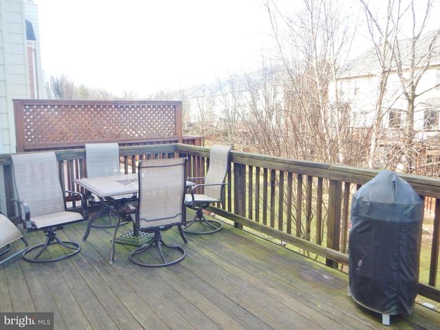 2012 GALLOWS TREE CT, Vienna, VA 22182