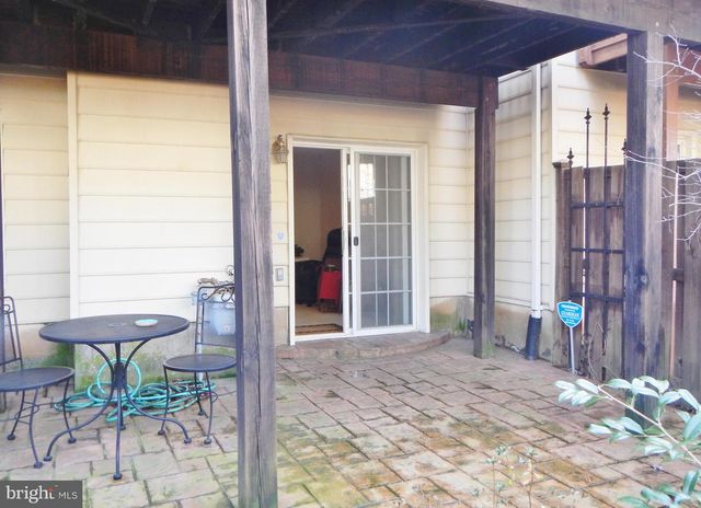 2012 GALLOWS TREE CT, Vienna, VA 22182