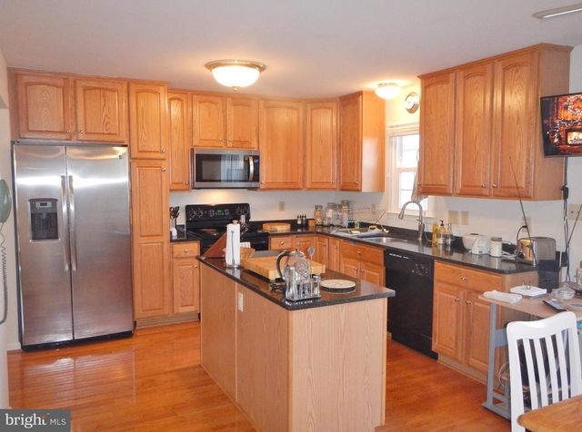 2012 GALLOWS TREE CT, Vienna, VA 22182