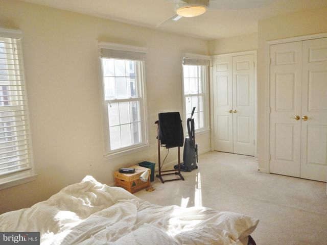 2012 GALLOWS TREE CT, Vienna, VA 22182